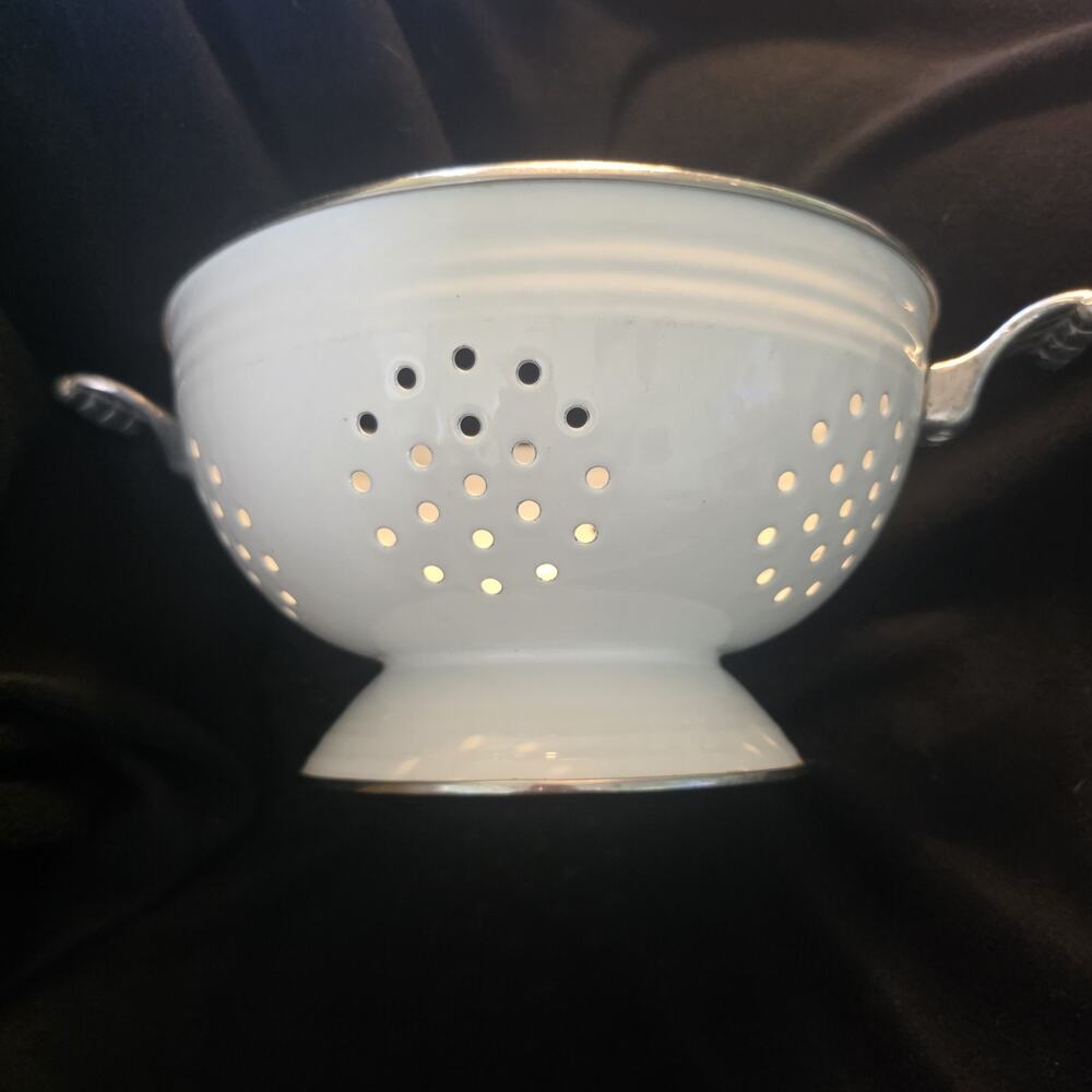 Vintage Fiesta Ware Large Colander Strainer Enamel Homer Laughlin in White